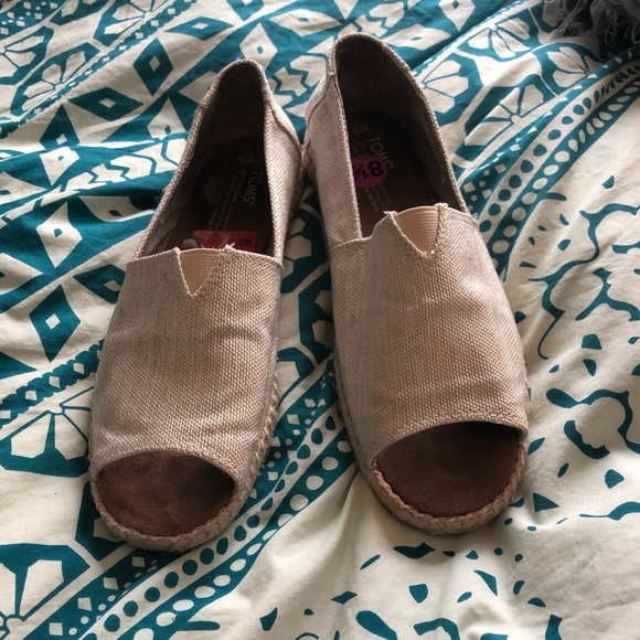 Toms - Picture 3 of 3
